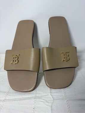 BURBERRY TB Logo 10mm Sloane Beige Leather Slide Sandals Light Almond Brown